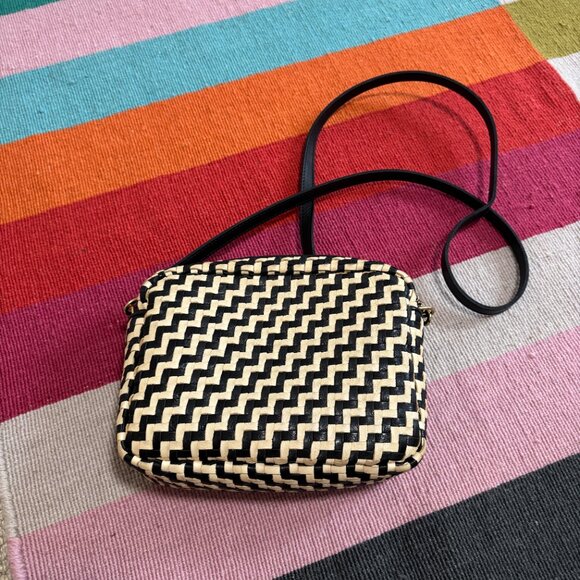 Clare V Midi Sac in Woven Black/Cream - Picture 4 of 9